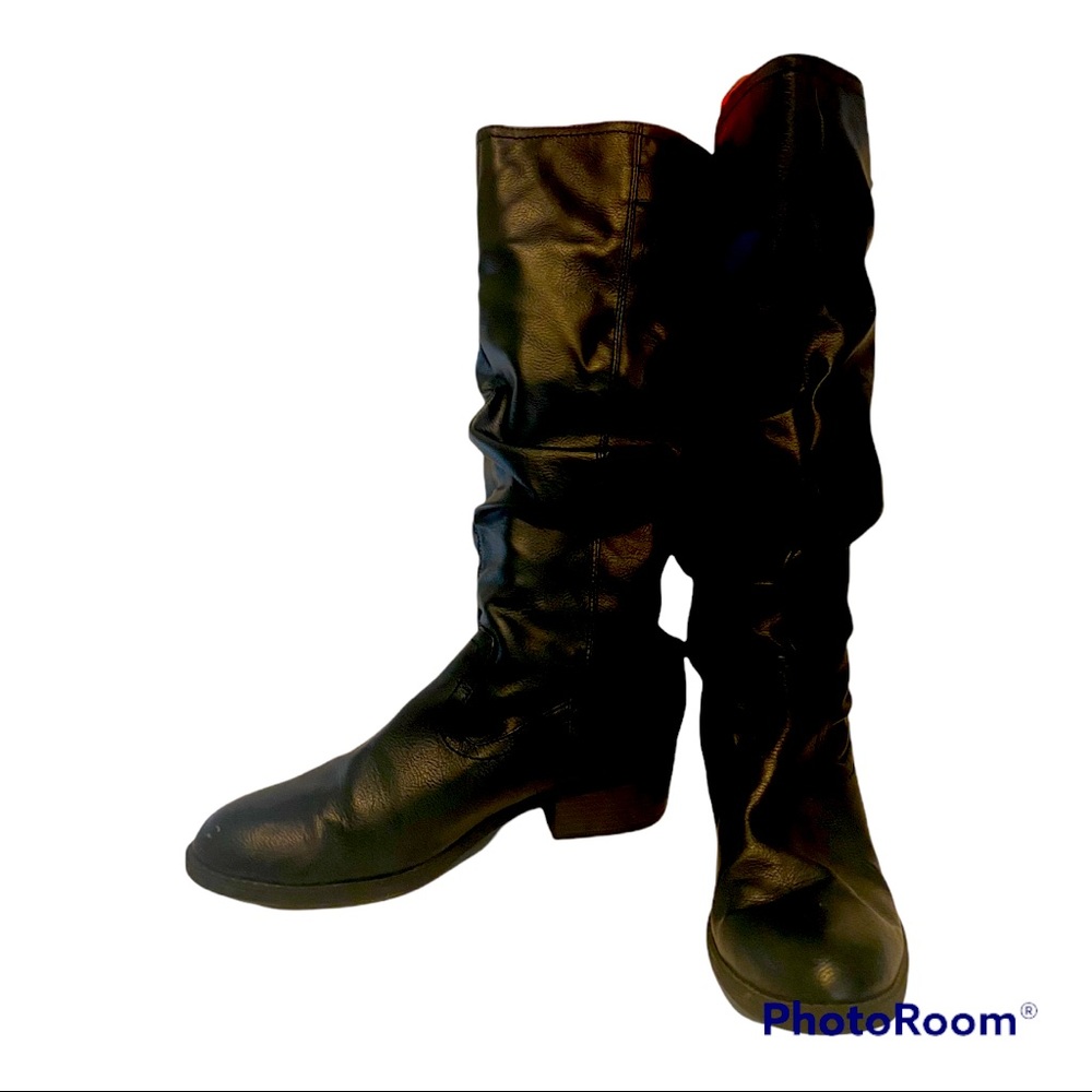 Time and Tru Black Knee high boot SZ 8 1/2